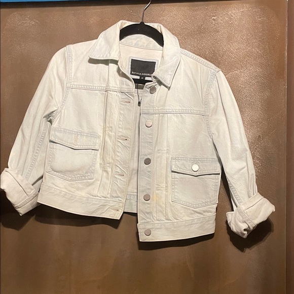Banana Republic Jackets & Blazers - Banana Republic Light blue Jean Jacket